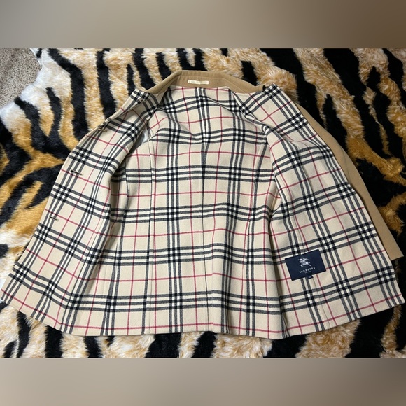 Authentic Burberry Coat - Picture 7 of 14